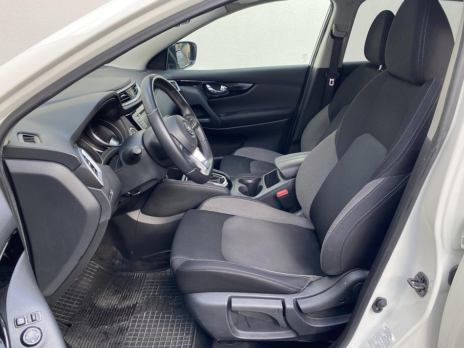 Nissan Qashqai 1.3 DiG-T N-Connecta