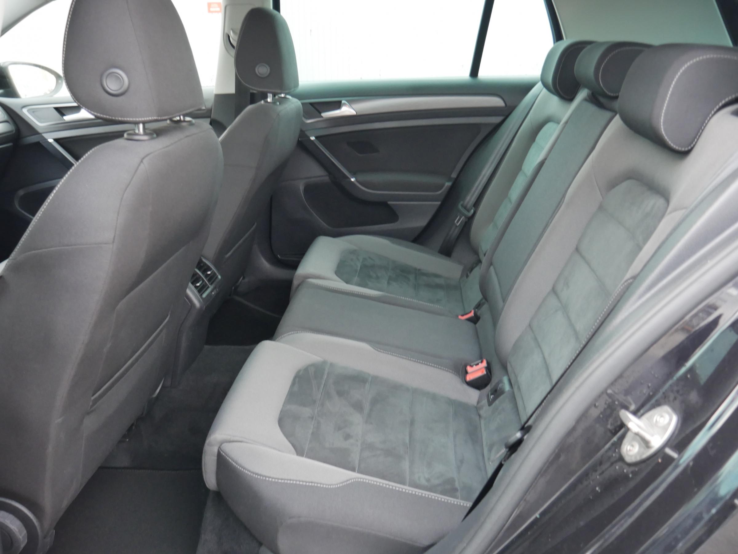 Volkswagen Golf, 2018 - pohled č. 10