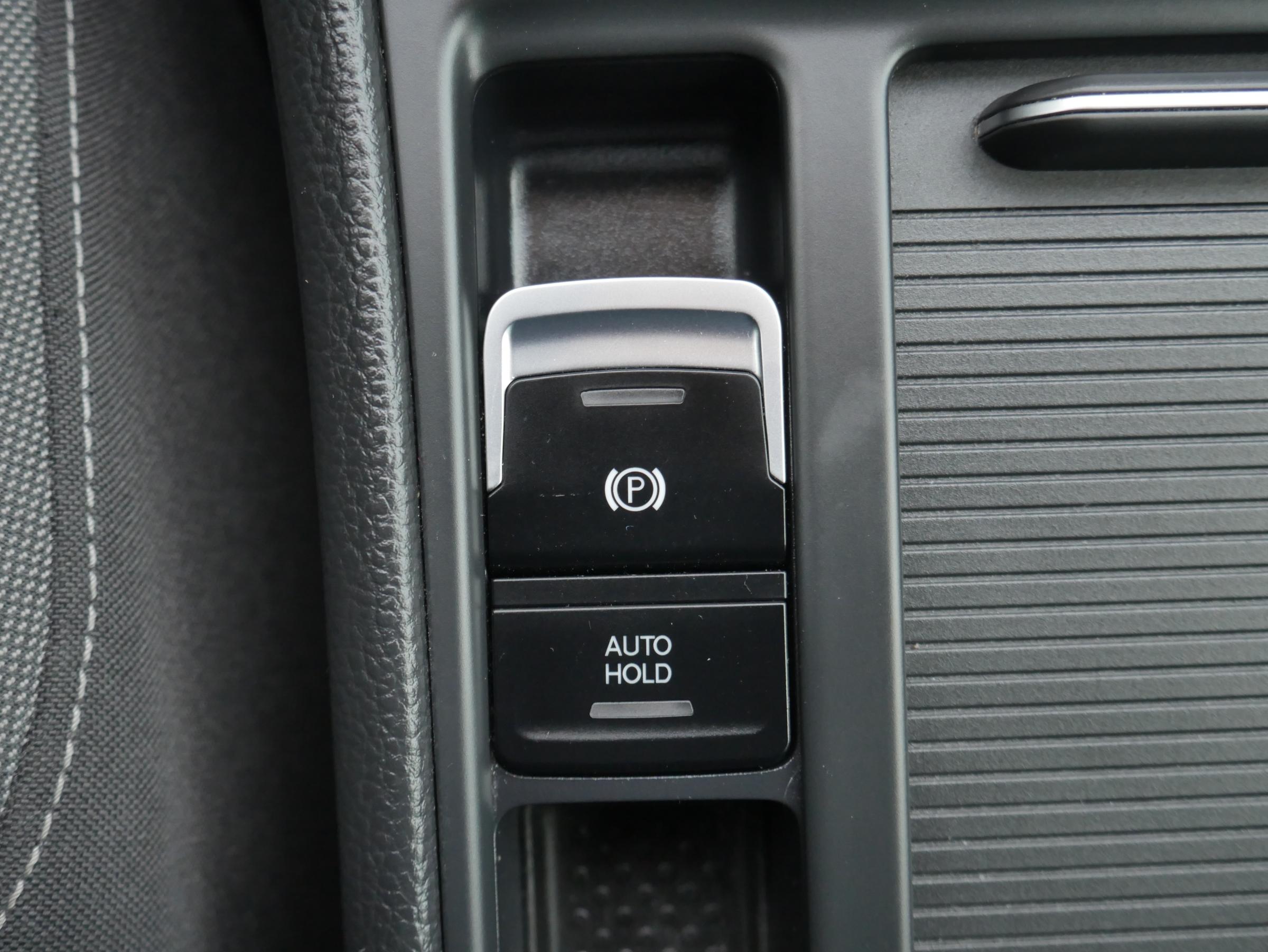 Volkswagen Golf, 2018 - pohled č. 14