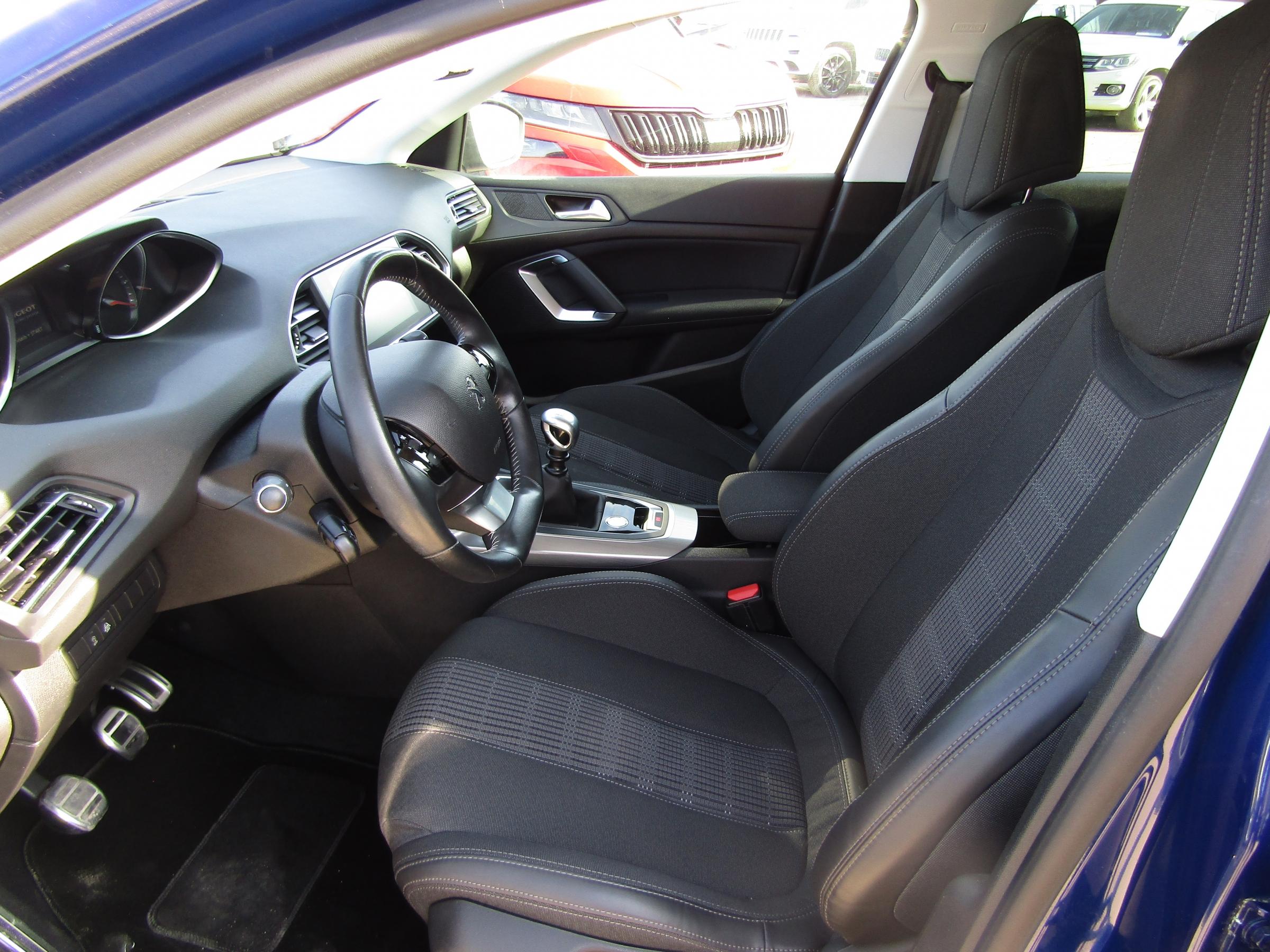 Peugeot 308, 2017 - pohled č. 15