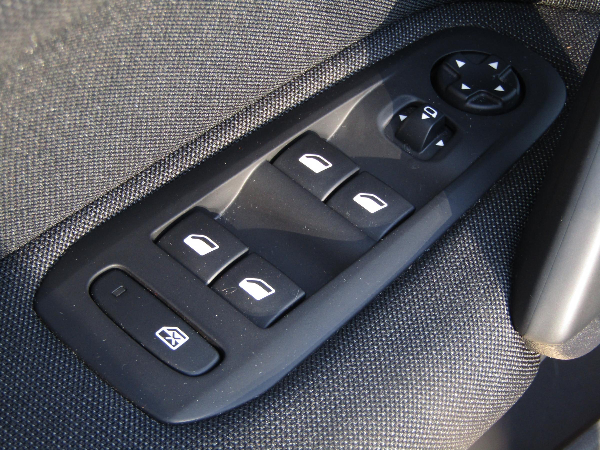 Peugeot 308, 2017 - pohled č. 18