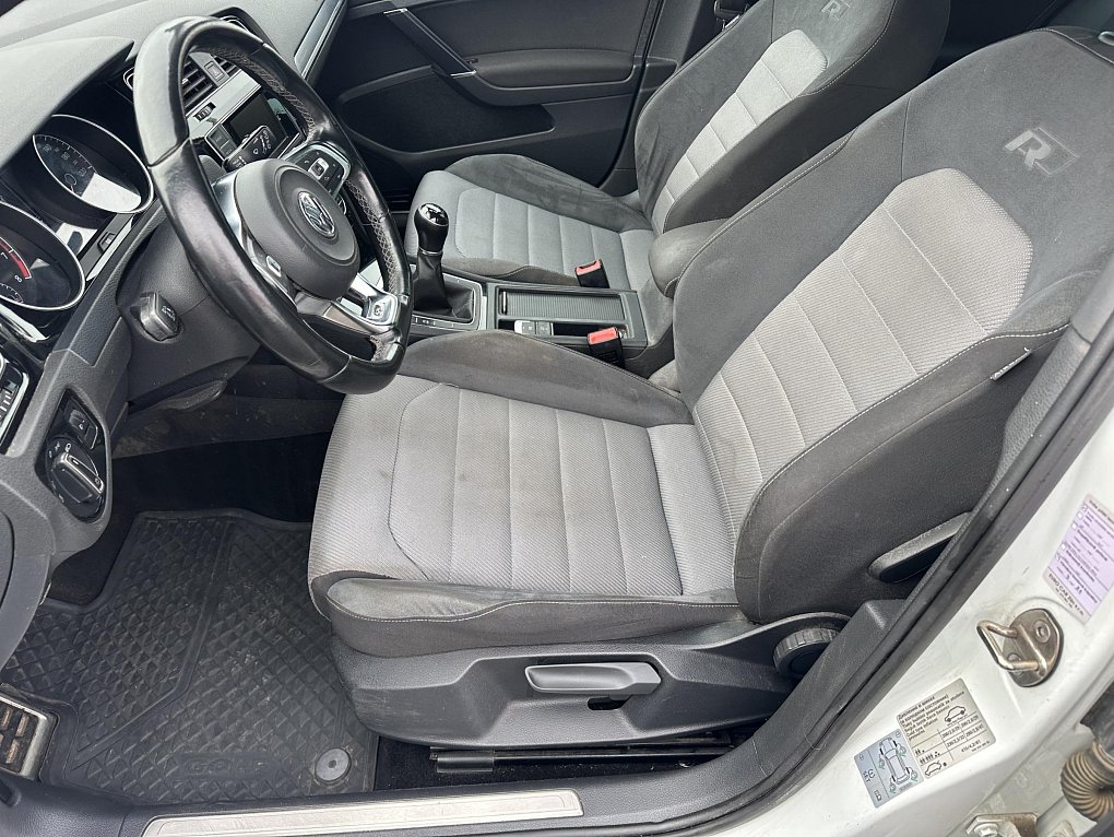 Volkswagen Golf 1.2TSI 