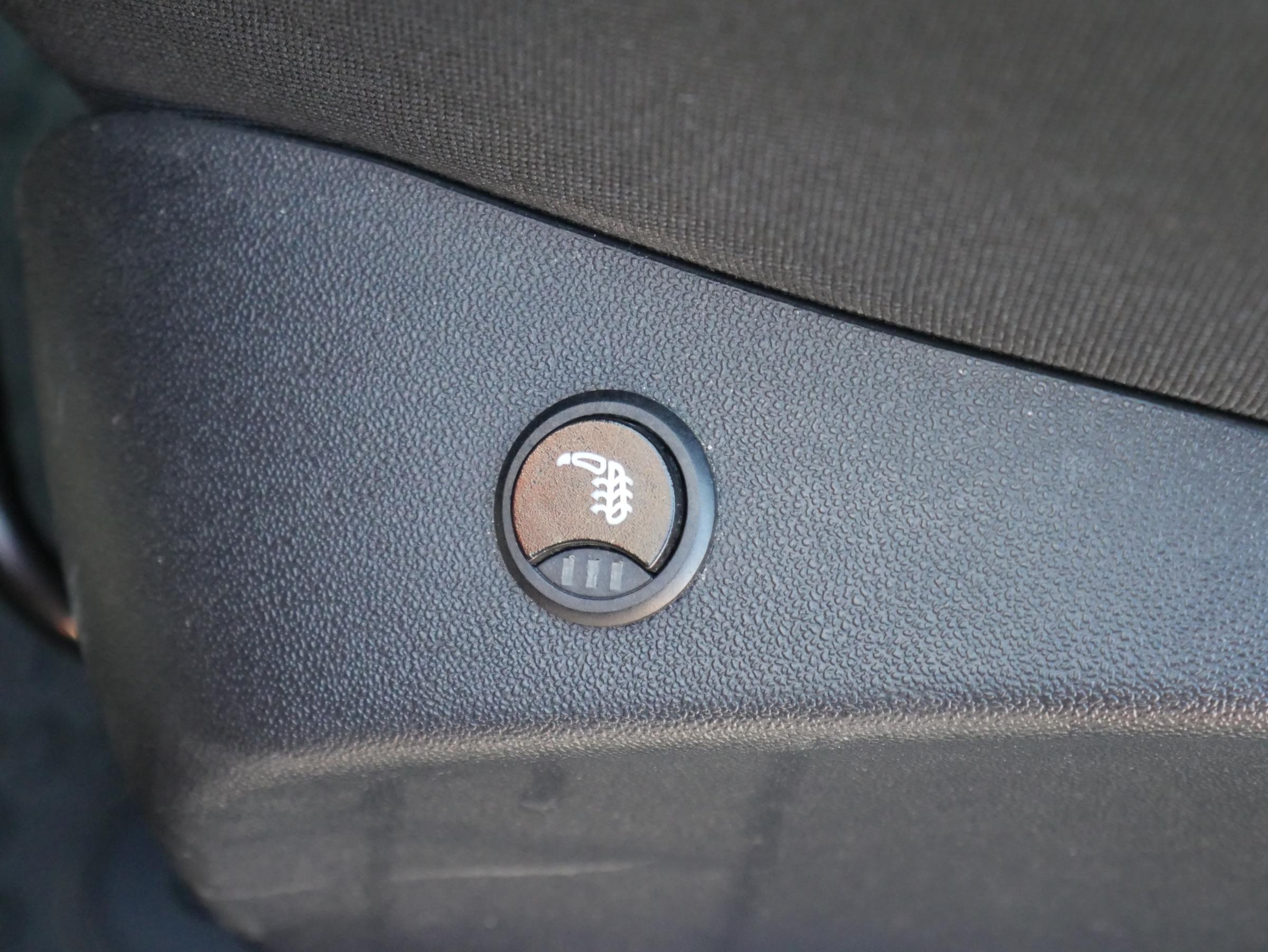 Peugeot 208, 2017 - pohled č. 15