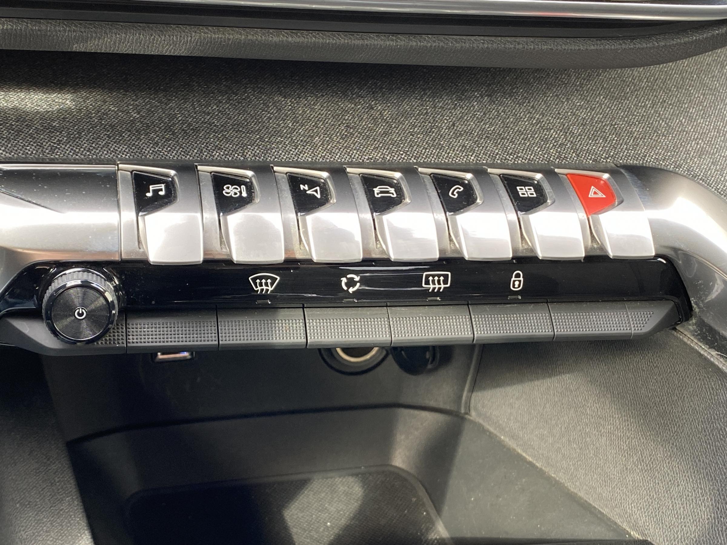 Peugeot 3008, 2018 - pohled č. 13