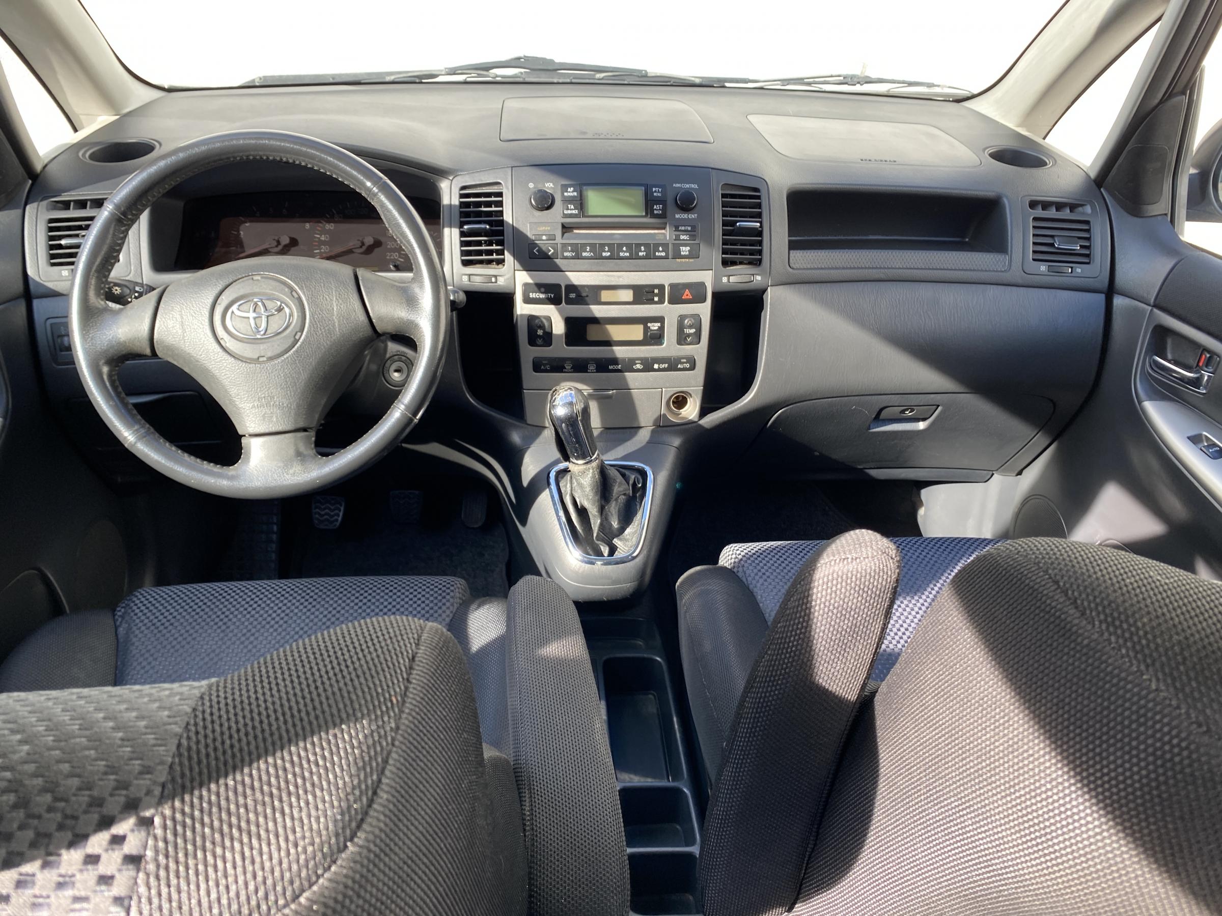 Toyota Corolla Verso, 2002 - pohled č. 8