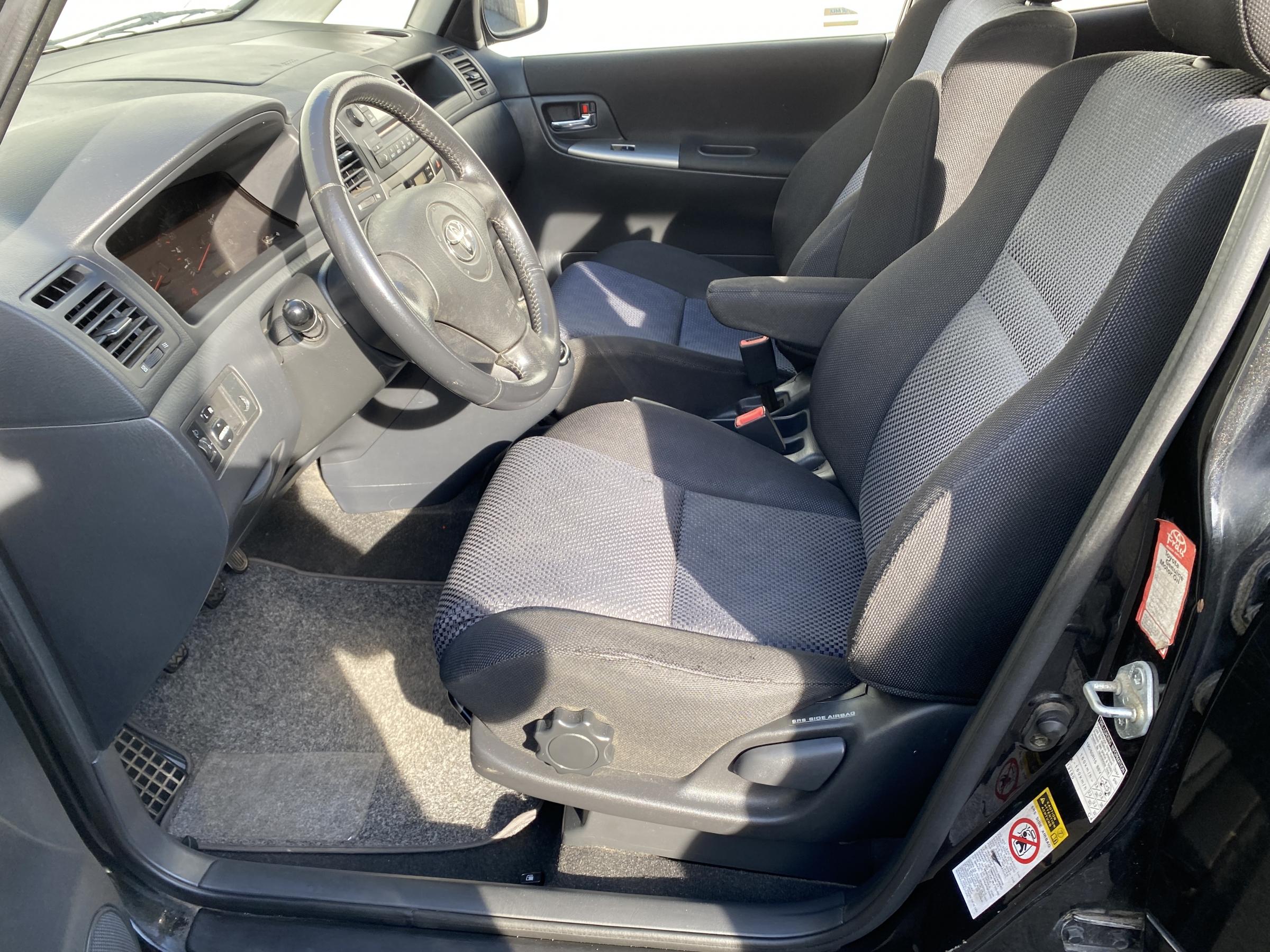 Toyota Corolla Verso, 2002 - pohled č. 9