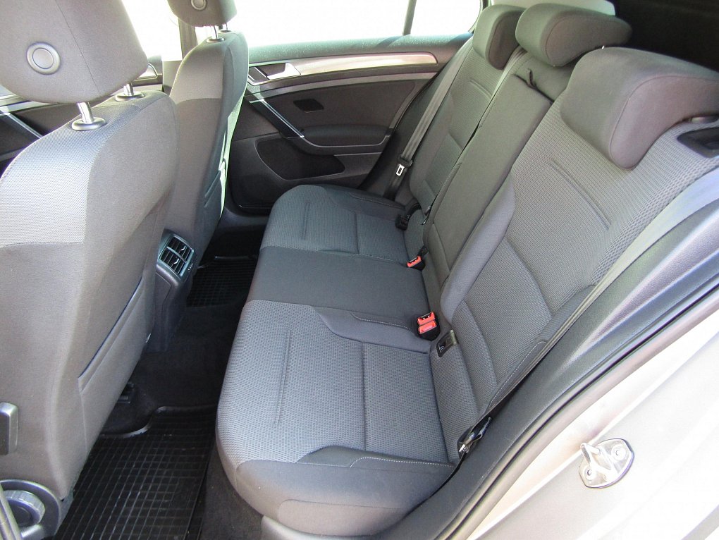 Volkswagen Golf 1.2 TSi Comfortline VII