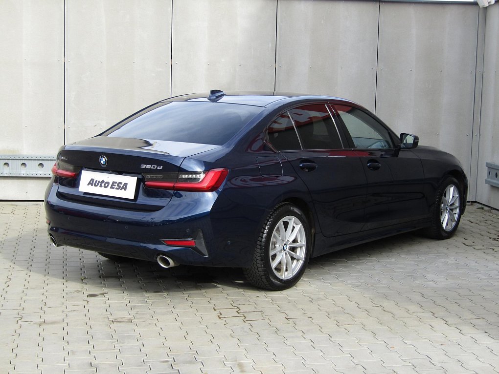 BMW Řada 3 2.0 D Sport Line 320d xDrive