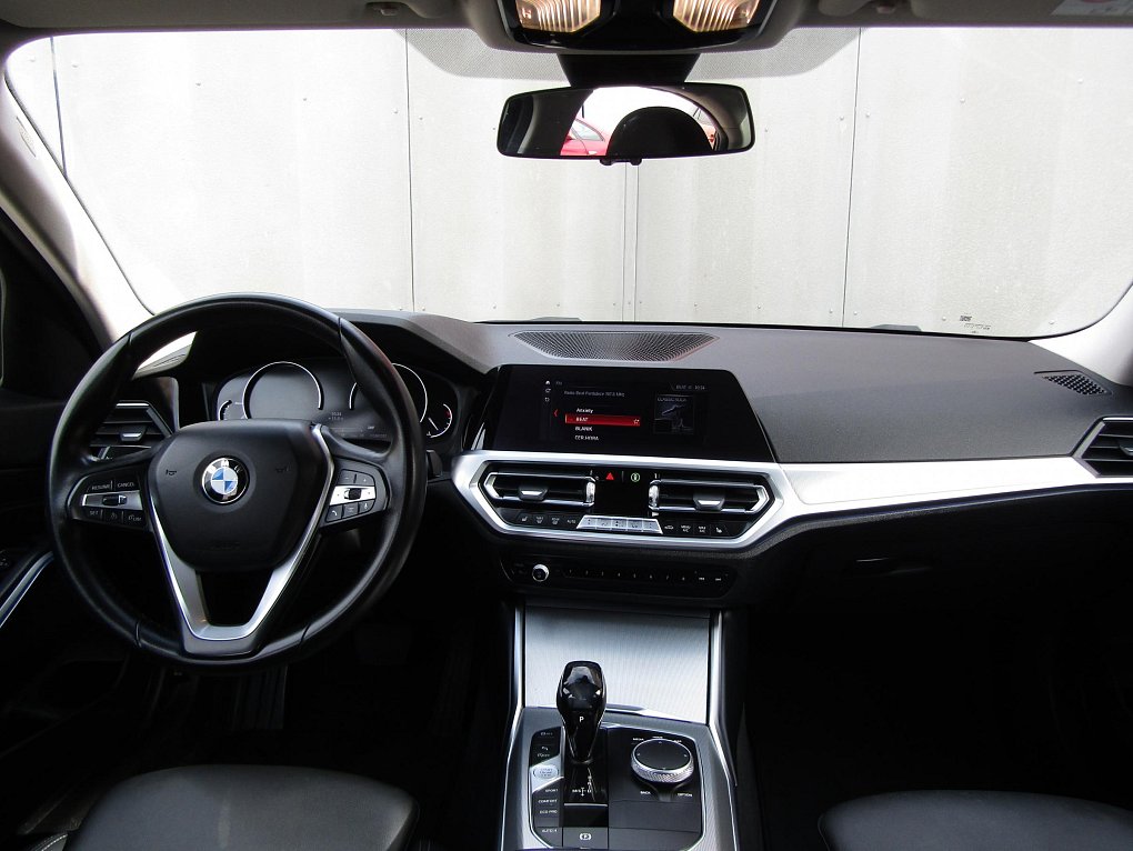 BMW Řada 3 2.0 D Sport Line 320d xDrive