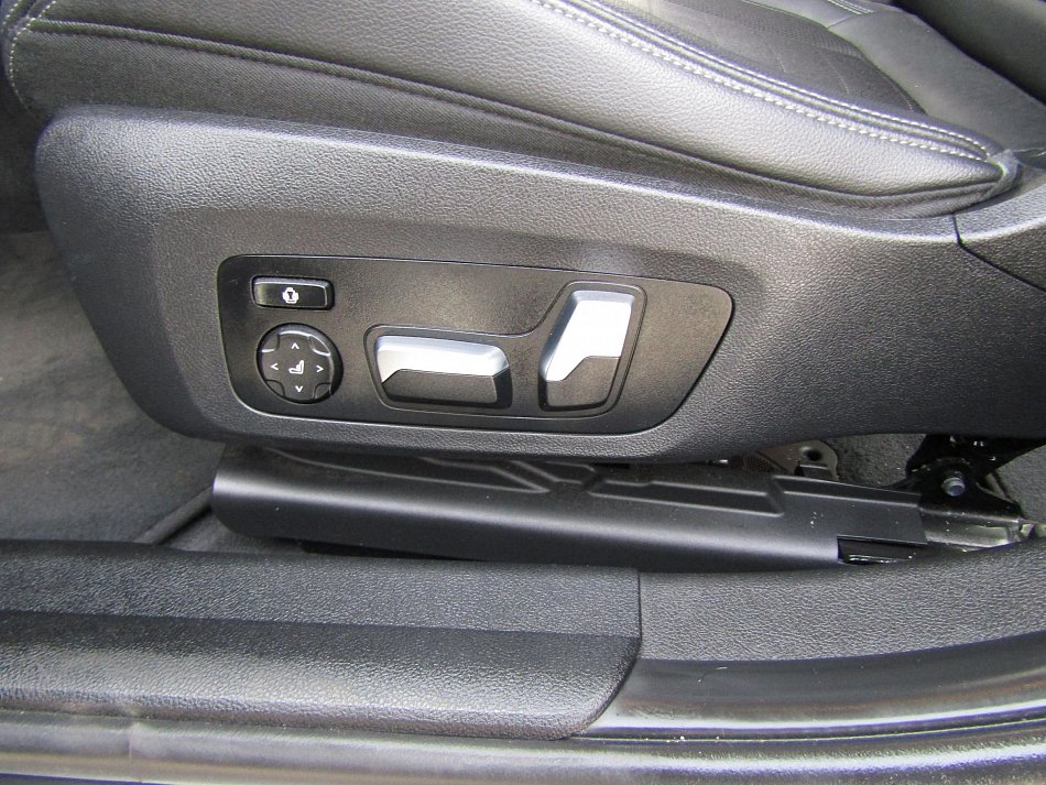 BMW Řada 3 2.0 D Sport Line 320d xDrive