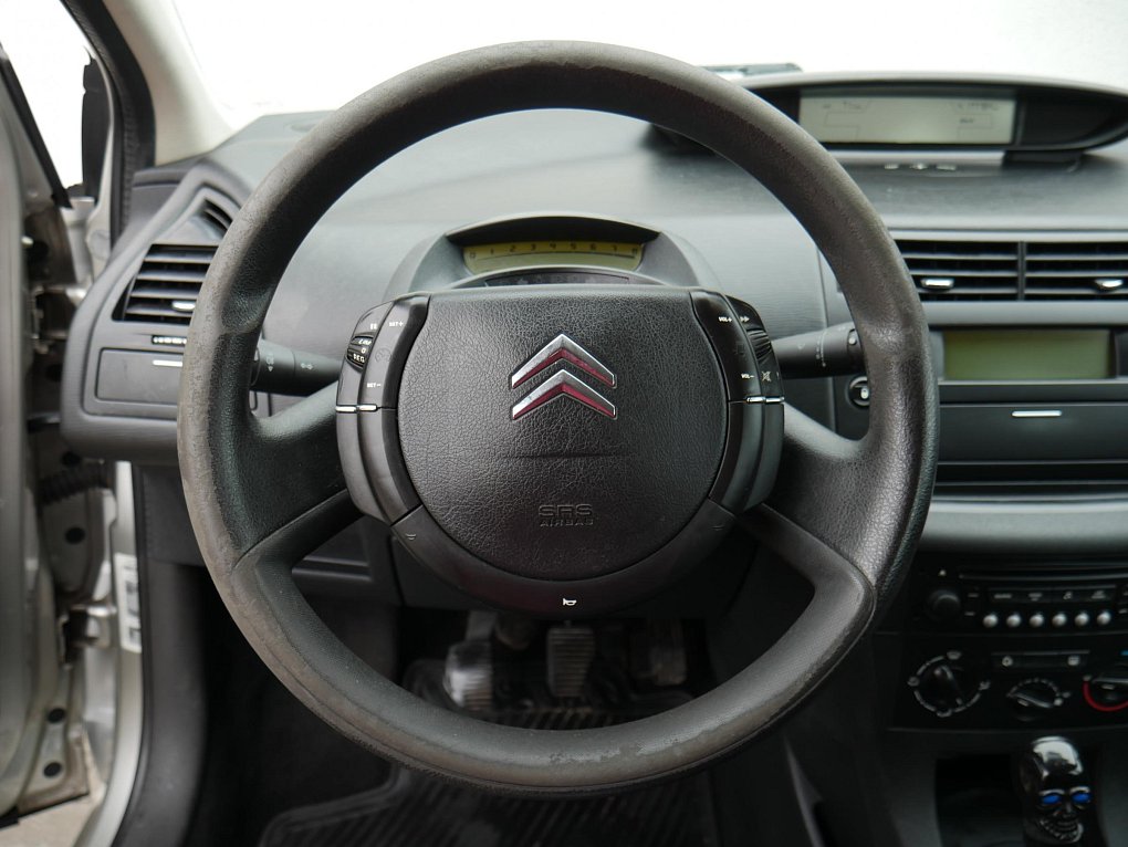 Citroën C4 1.4i 
