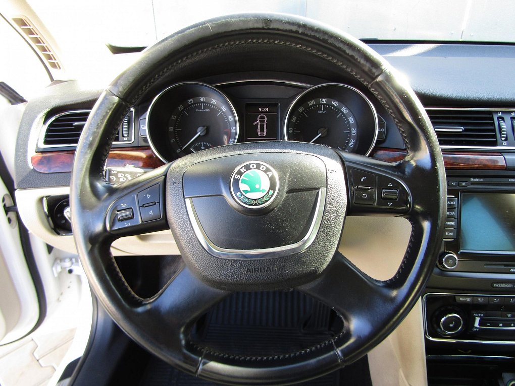 Škoda Superb II 2.0 TDi Elegance