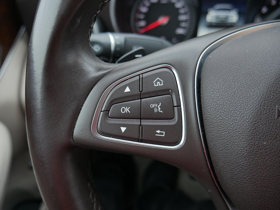 Mercedes-Benz Třída C 1.8i 