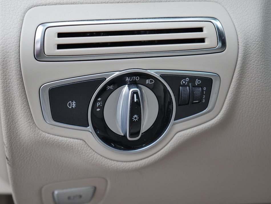 Mercedes-Benz Třída C 1.8i 