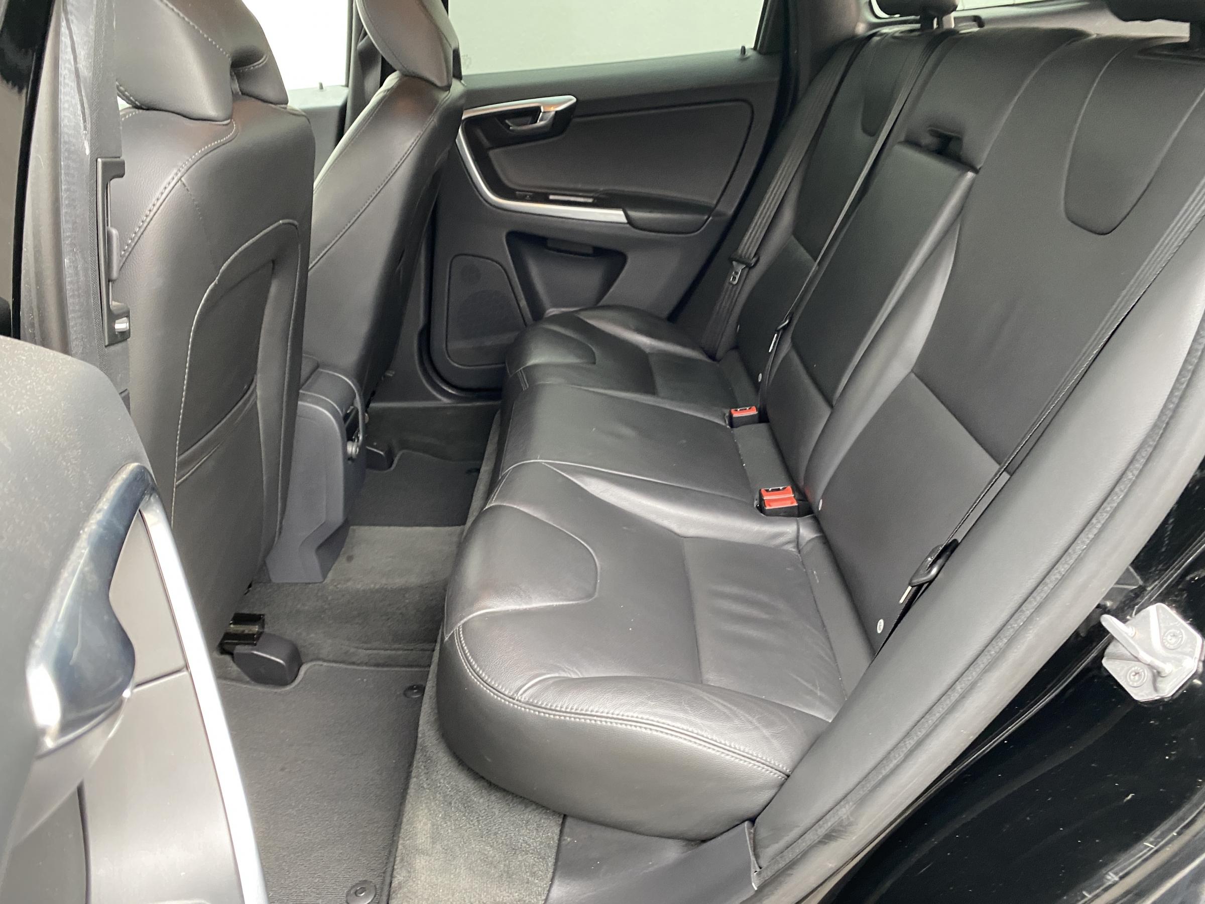 Volvo XC60, 2017 - pohled č. 10