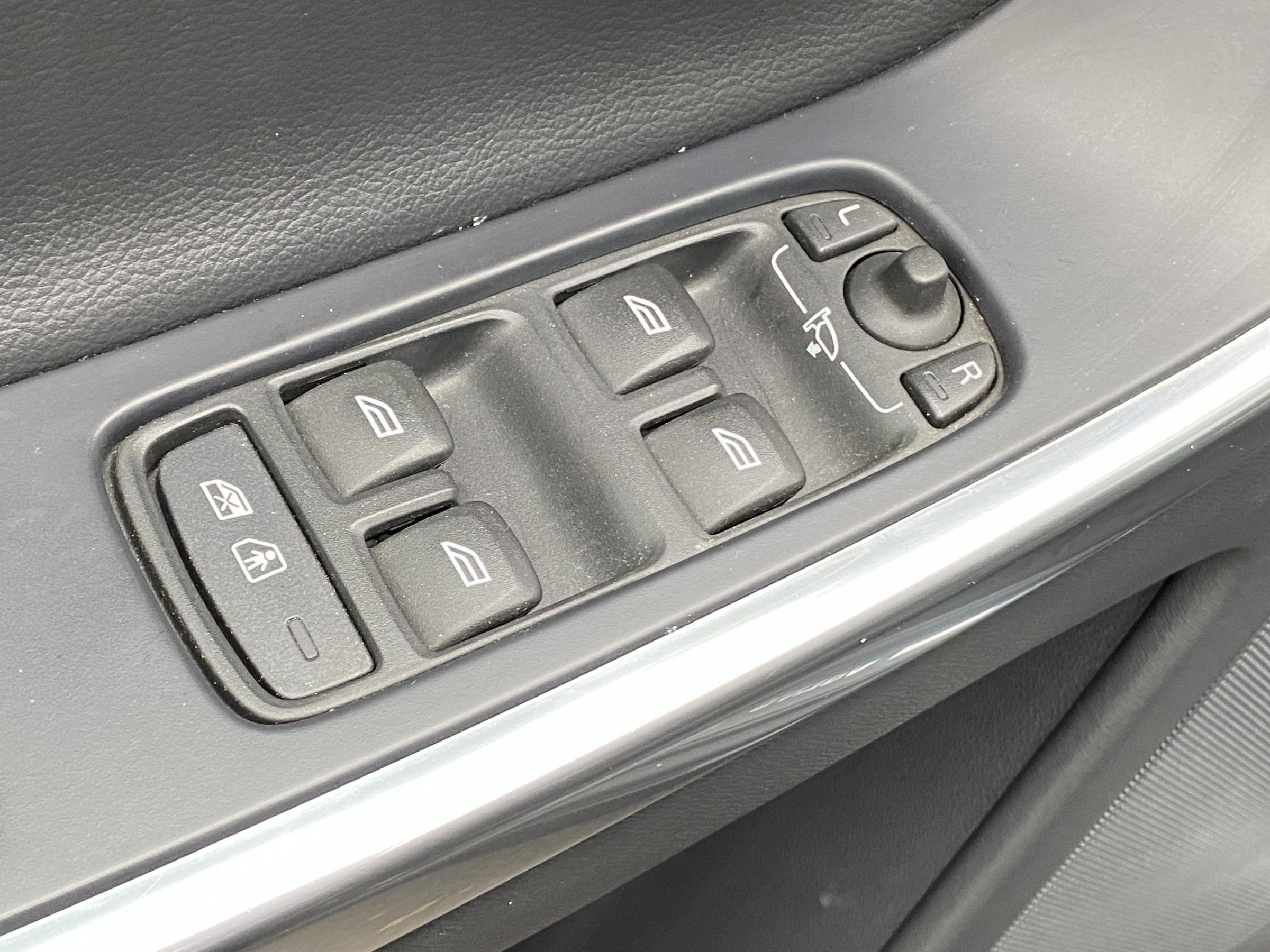 Volvo XC60, 2017 - pohled č. 11