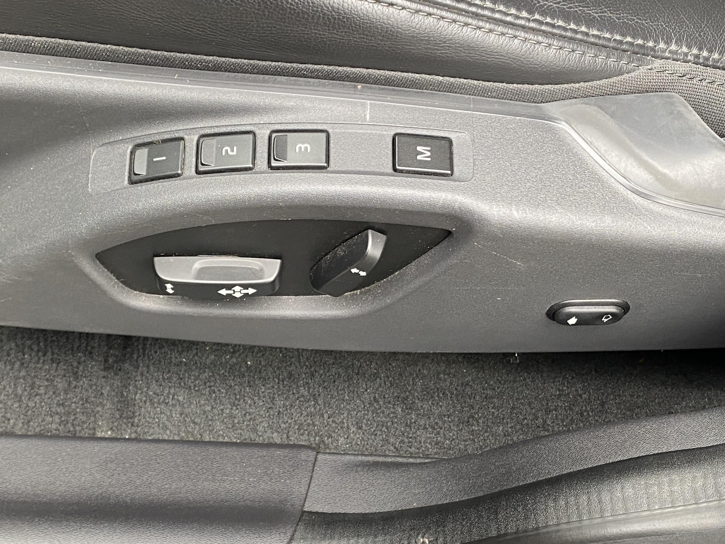 Volvo XC60, 2017 - pohled č. 12