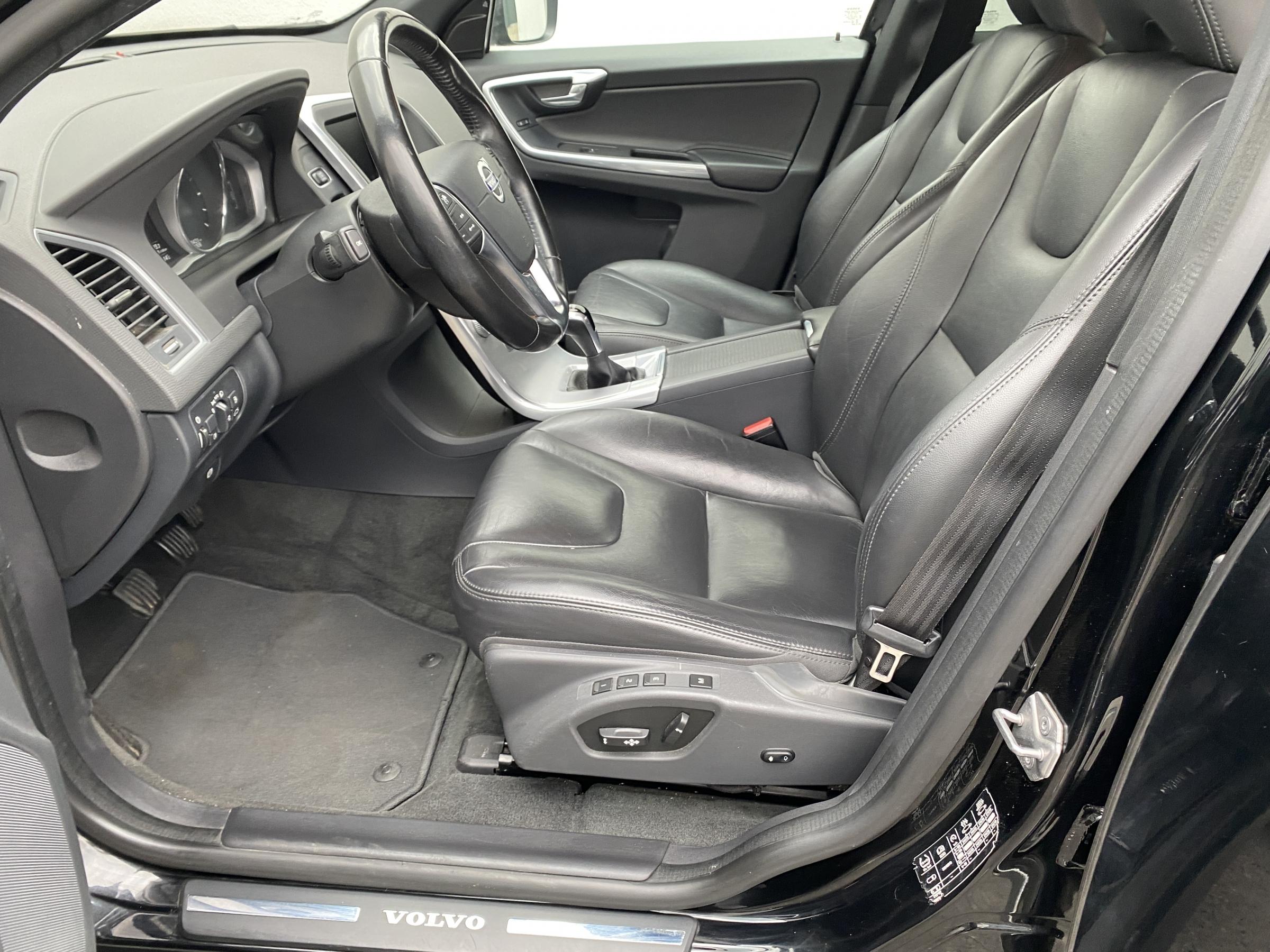 Volvo XC60, 2017 - pohled č. 9