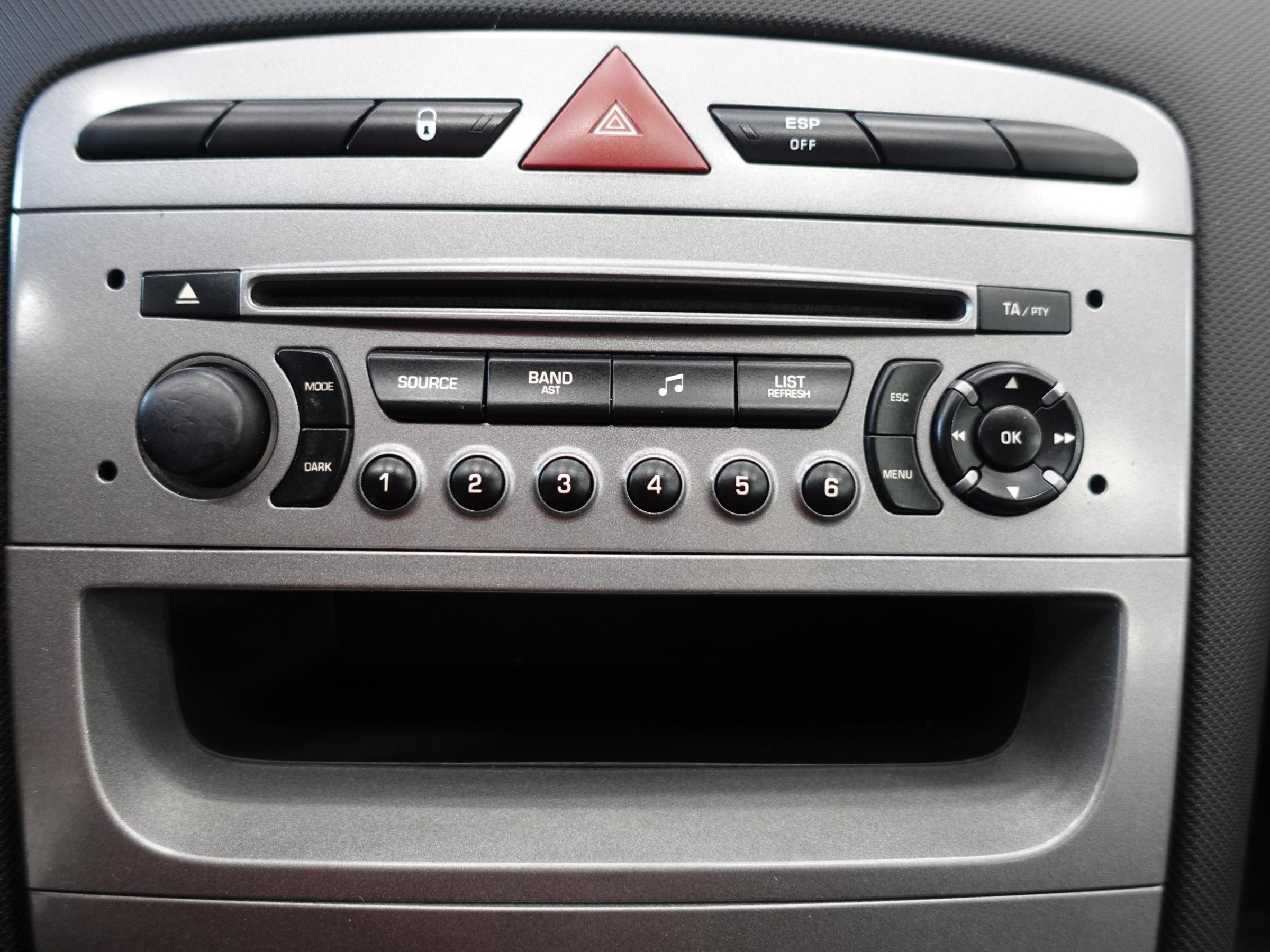 Peugeot 308, 2011 - pohled č. 16