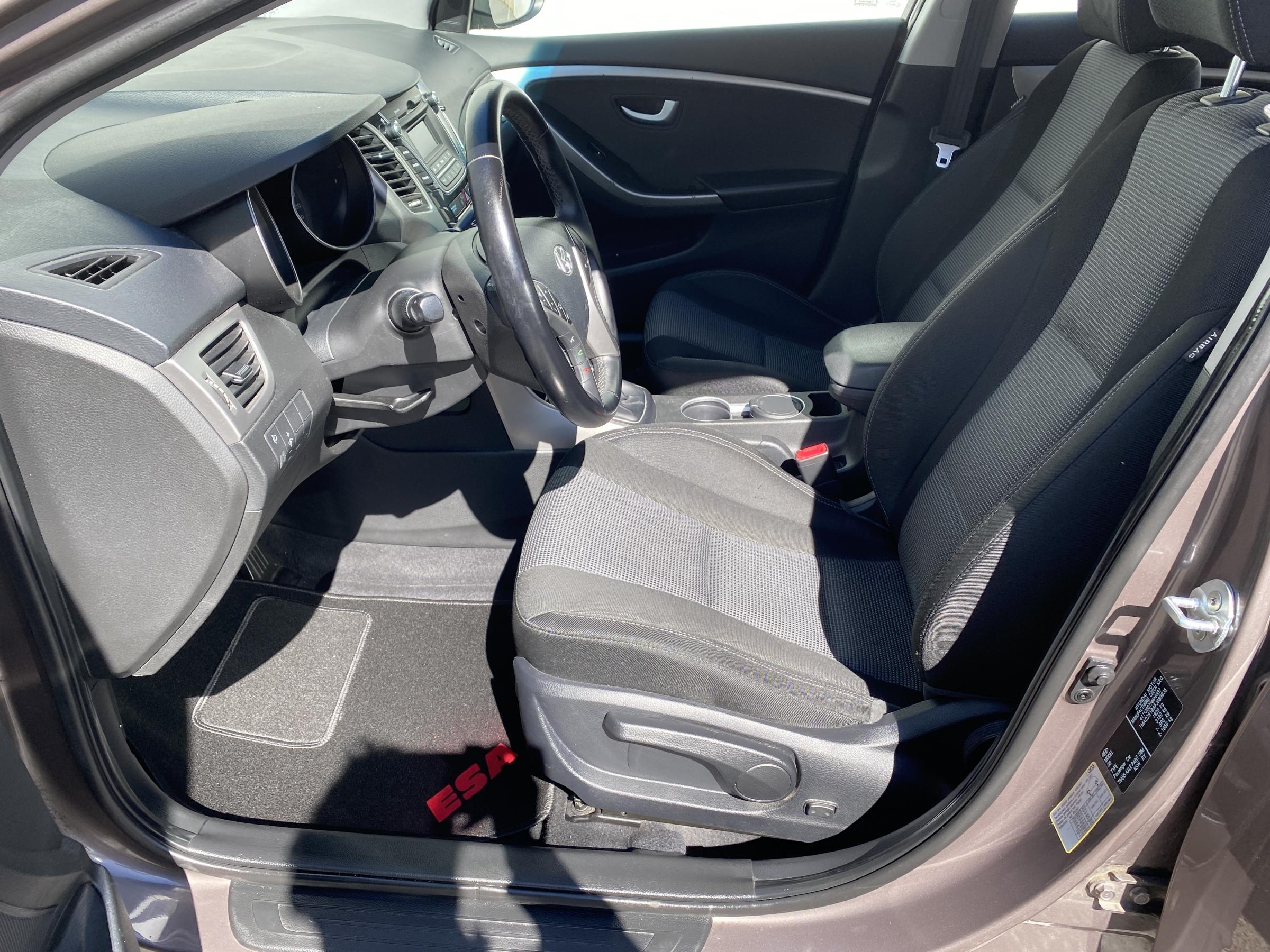 Hyundai i30, 2015 - pohled č. 9