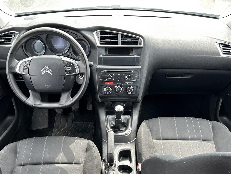Citroën C4 1.4i 