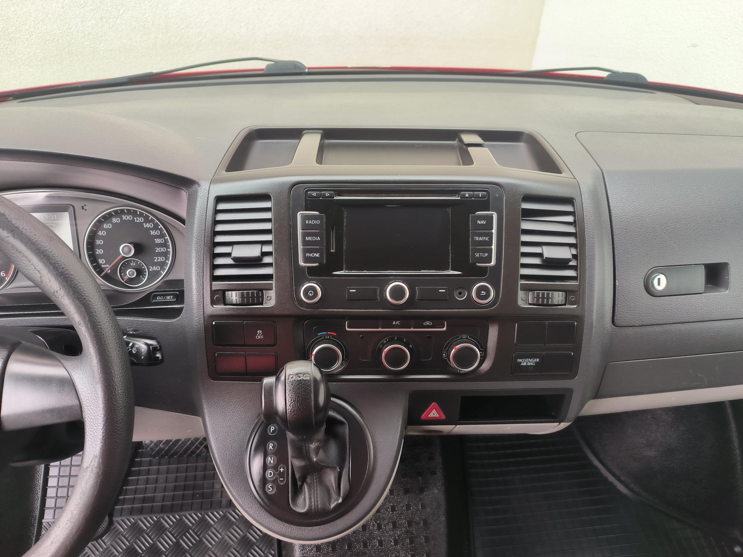 Volkswagen Transporter, 2013 - pohled č. 12