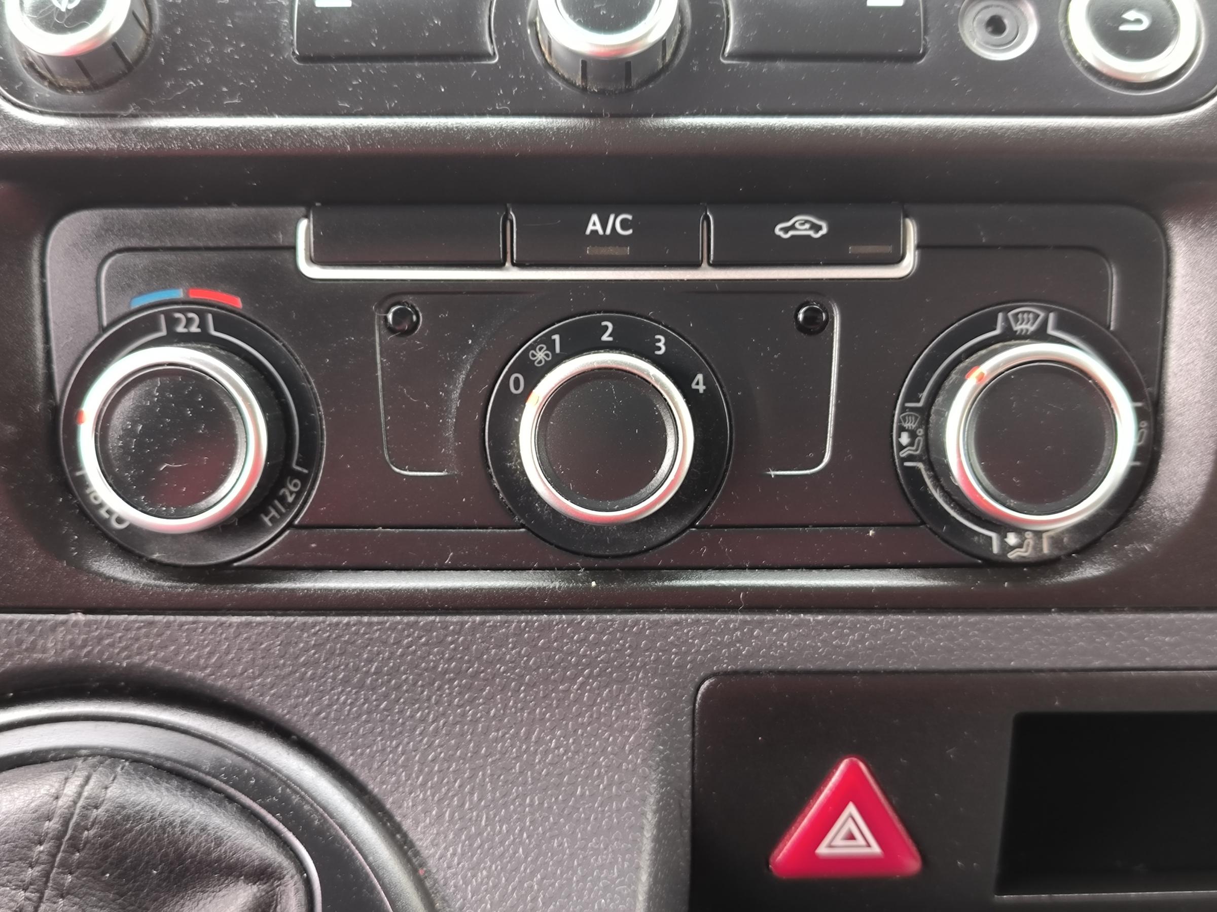 Volkswagen Transporter, 2013 - pohled č. 15