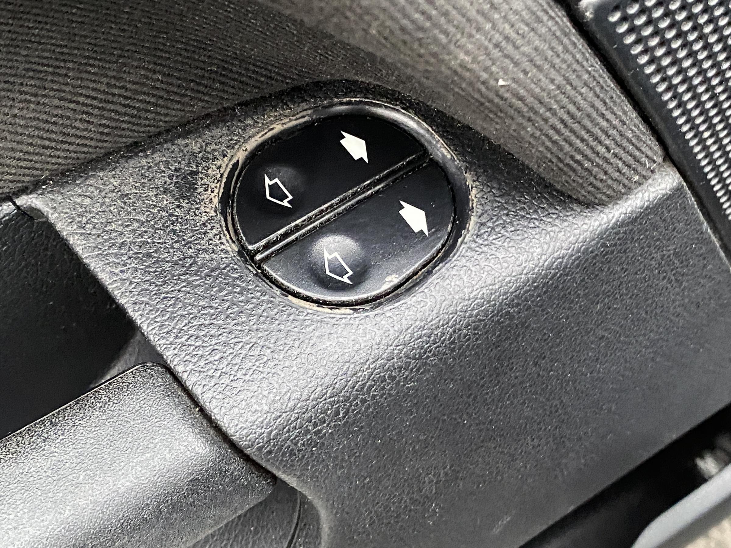 Ford Fiesta, 2004 - pohled č. 11