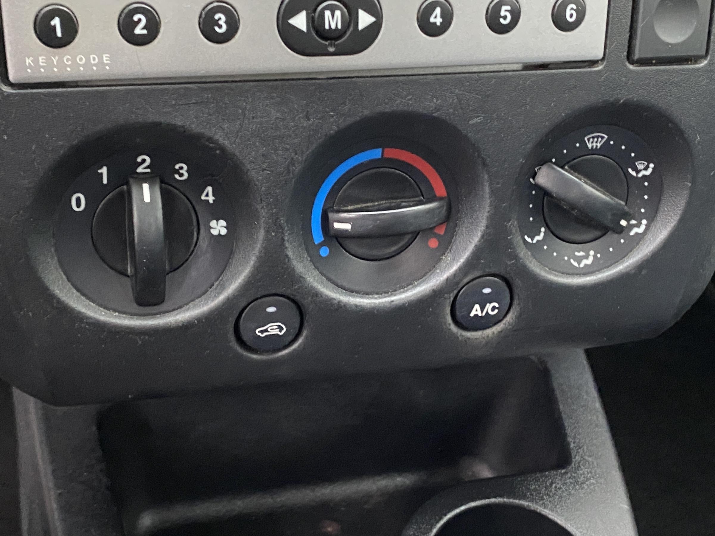 Ford Fiesta, 2004 - pohled č. 13