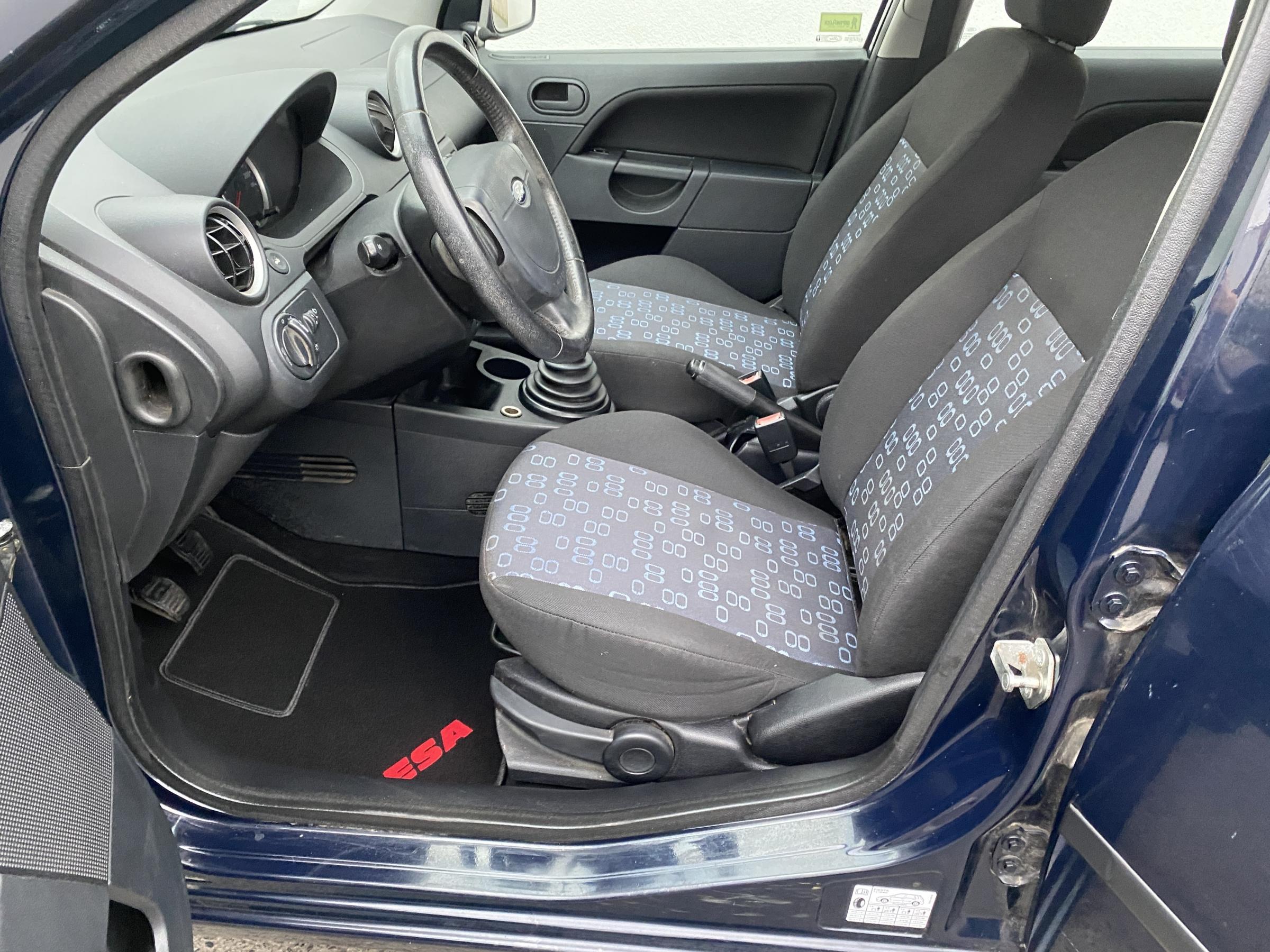 Ford Fiesta, 2004 - pohled č. 9