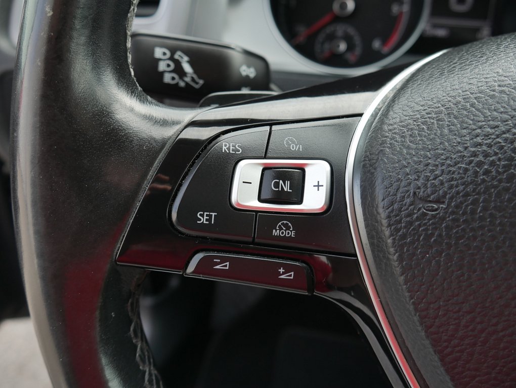 Volkswagen Golf 1.6 TDi 