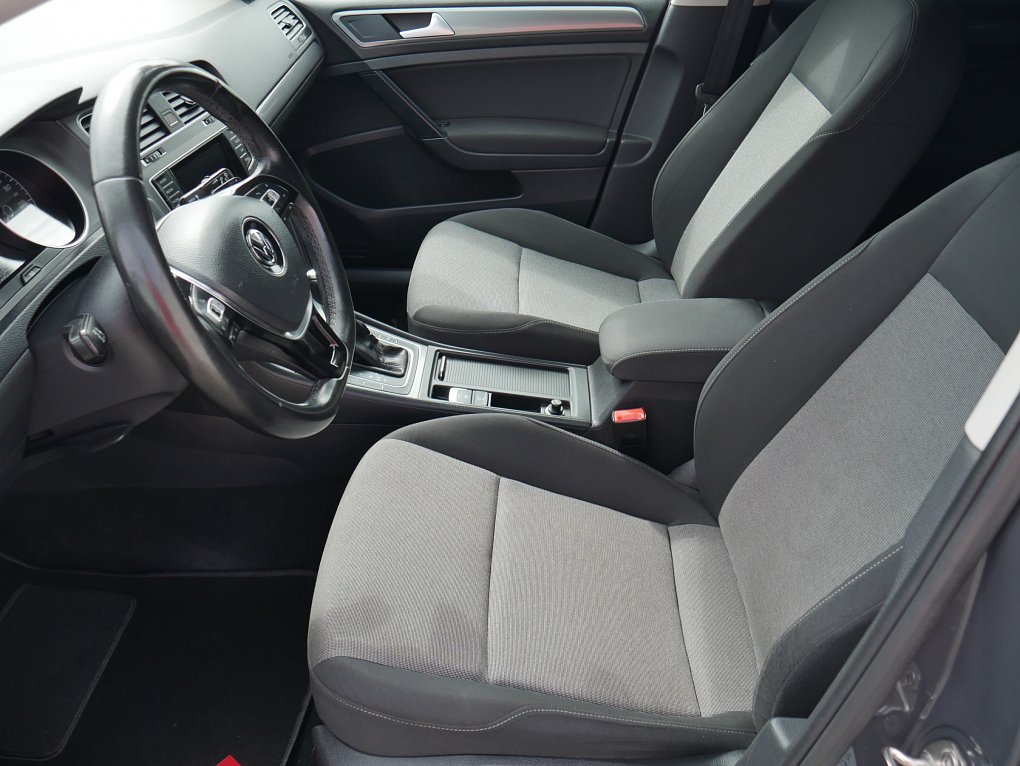 Volkswagen Golf 1.6 TDi 