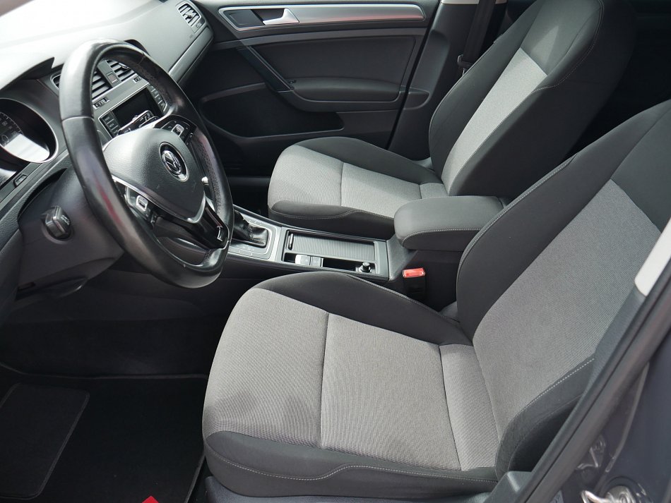 Volkswagen Golf 1.6 TDi 