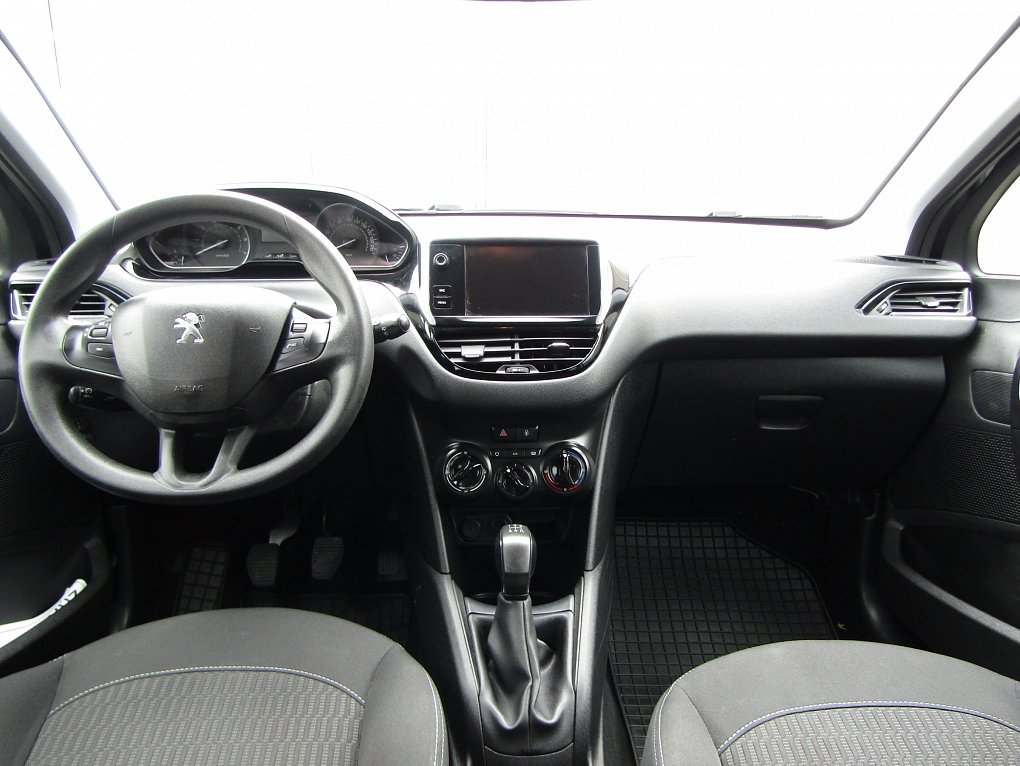 Peugeot 208 1.2i 