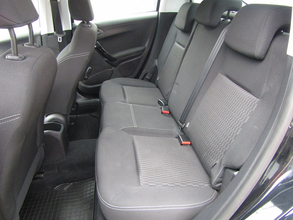 Peugeot 208 1.2i 