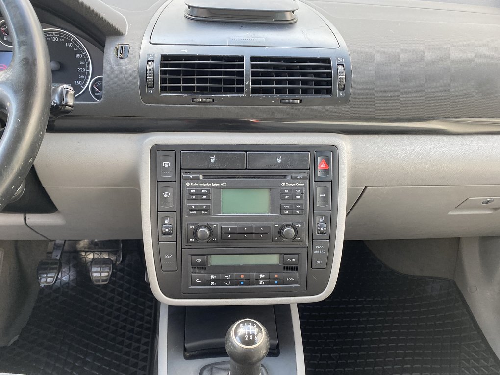 Volkswagen Sharan 2.0i 
