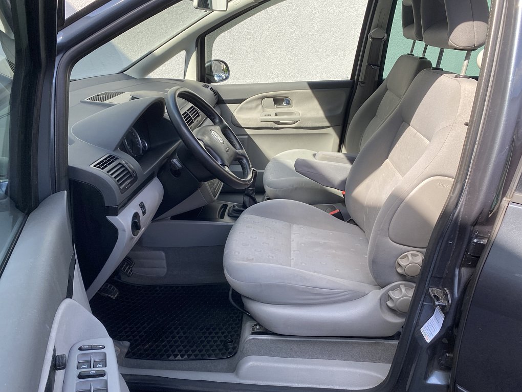 Volkswagen Sharan 2.0i 