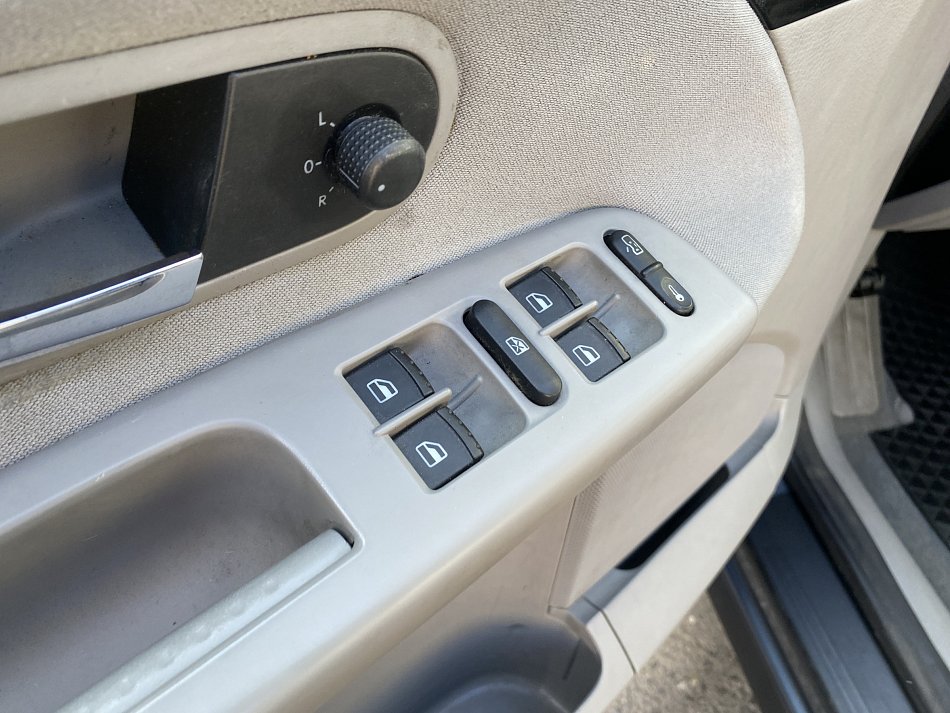 Volkswagen Sharan 2.0i 