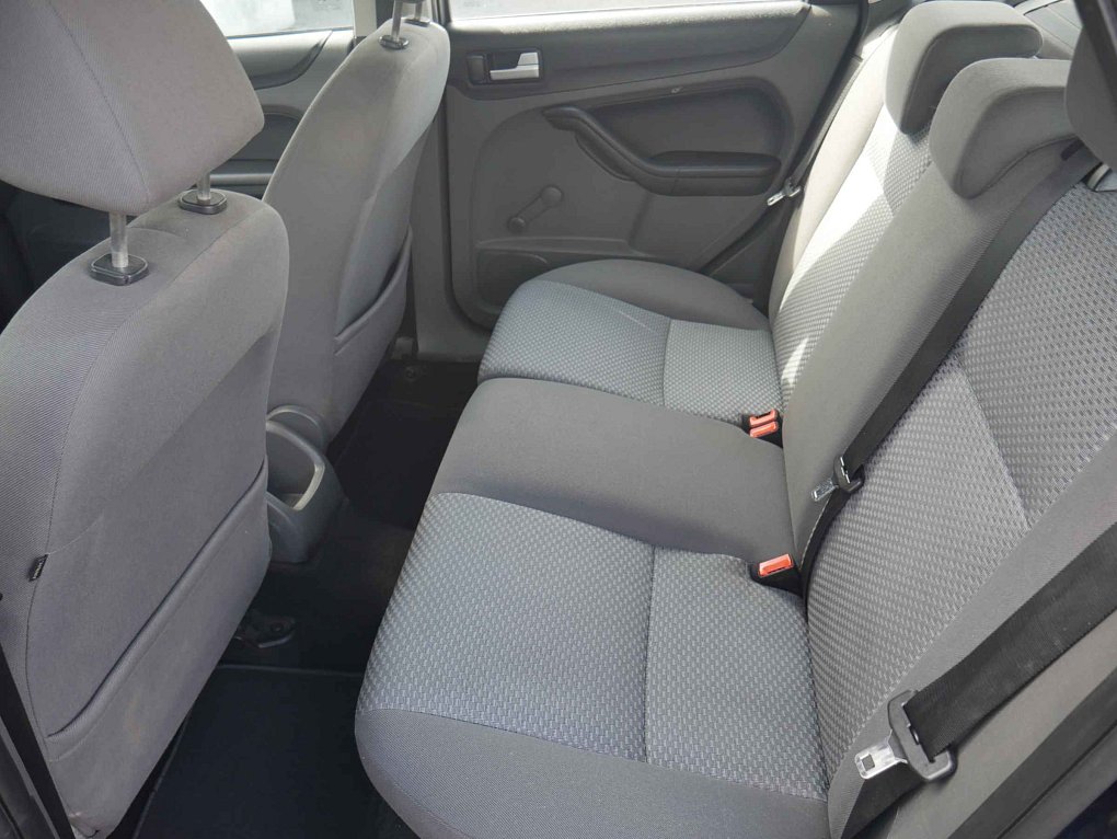 Ford Focus 1.6i 