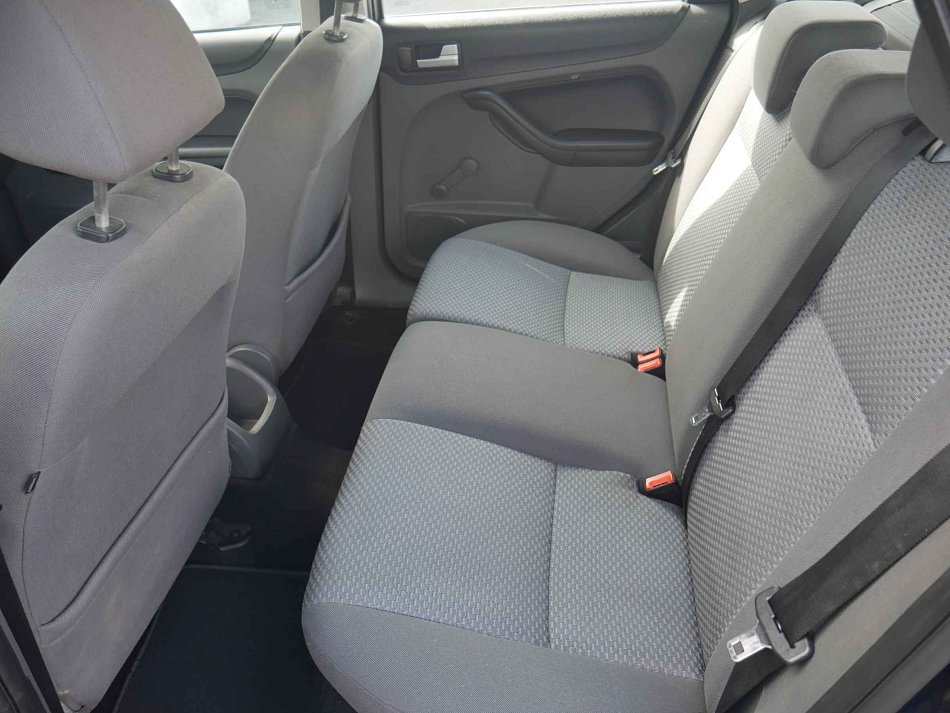Ford Focus 1.6i 