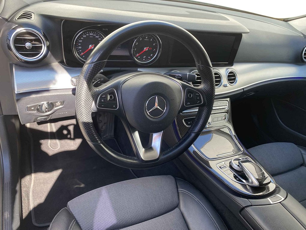 Mercedes-Benz Třída E 2.0 CGi Avantgarde E200