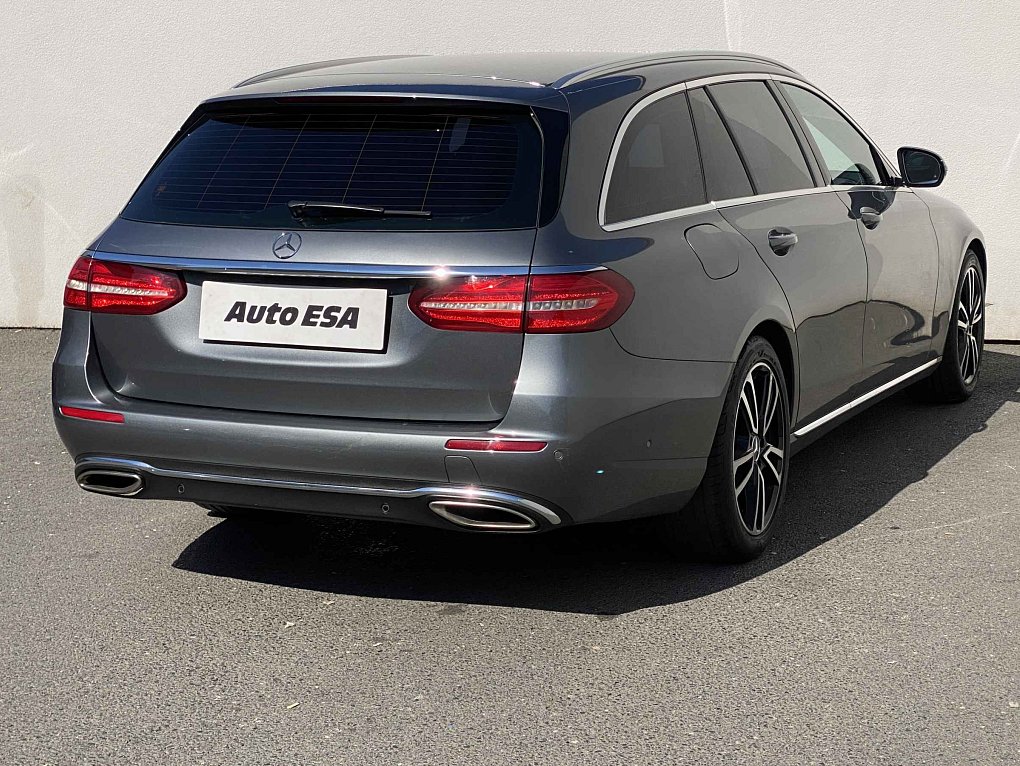 Mercedes-Benz Třída E 2.0 CGi Avantgarde E200