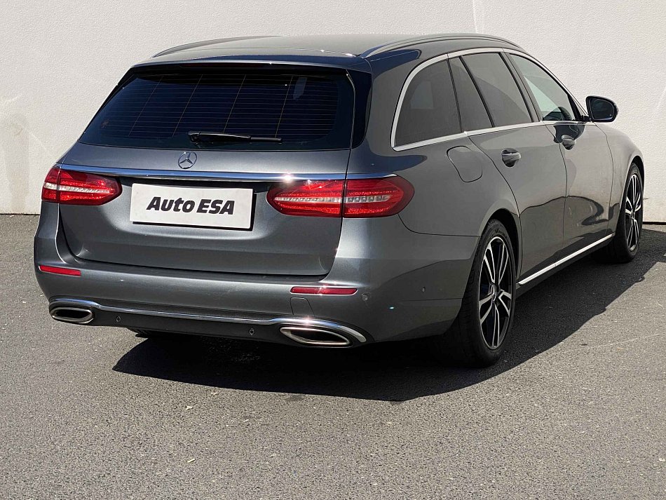 Mercedes-Benz Třída E 2.0 CGi Avantgarde E200