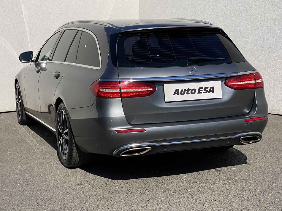 Mercedes-Benz Třída E 2.0 CGi Avantgarde E200