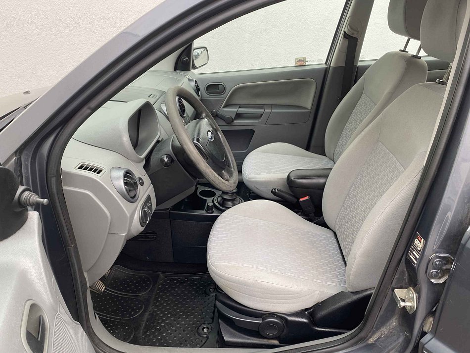 Ford Fusion 1.4 i 