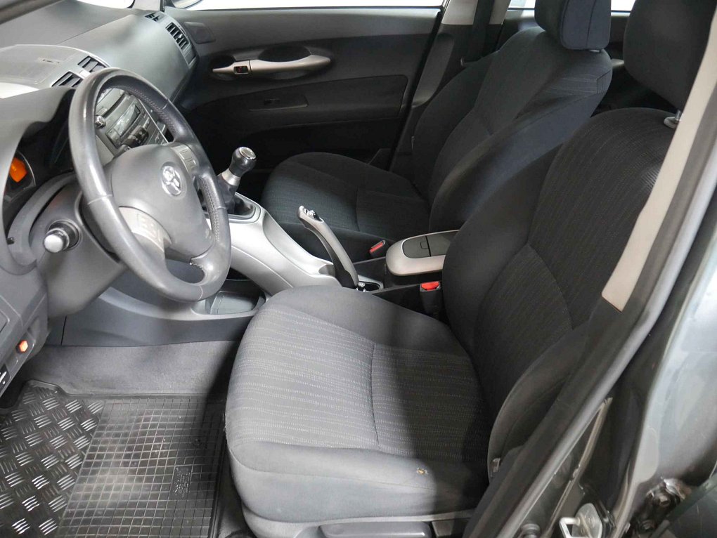 Toyota Auris 1.6 VVT-i 