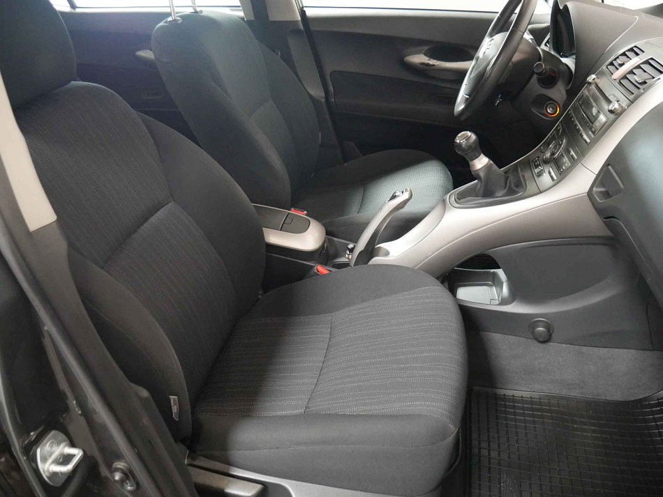 Toyota Auris 1.6 VVT-i 