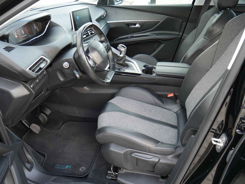 Peugeot 5008 1.2PT Allure