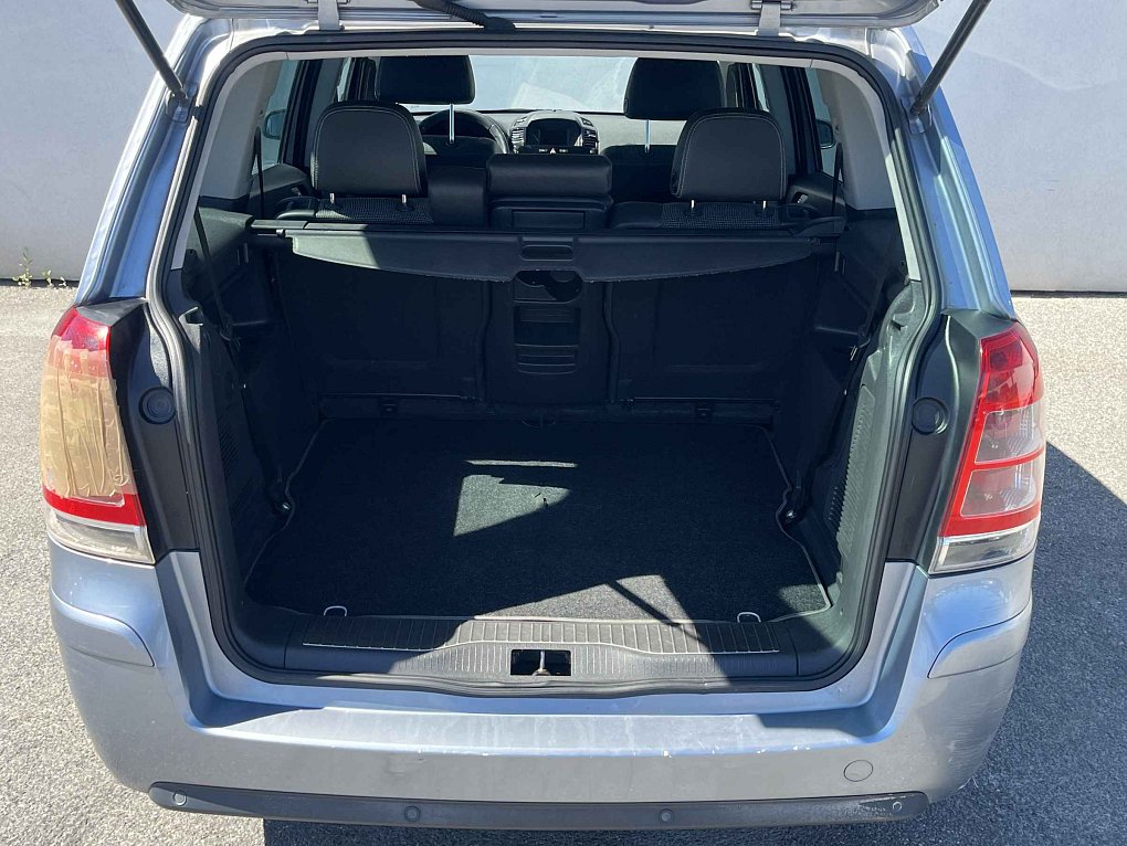 Opel Zafira 1.8 16V  7míst