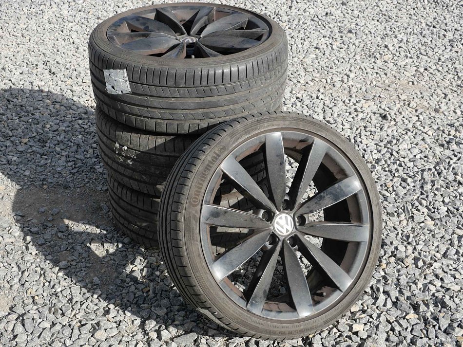 Volkswagen Scirocco 2.0 TSi 